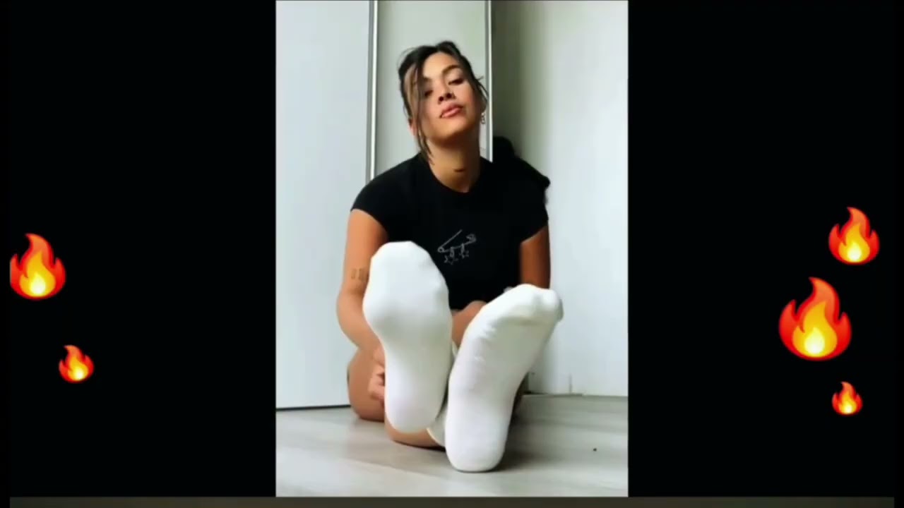 THESE TINY TOE WIGGLES ARE DANGEROUSLY ADDICTIVE
