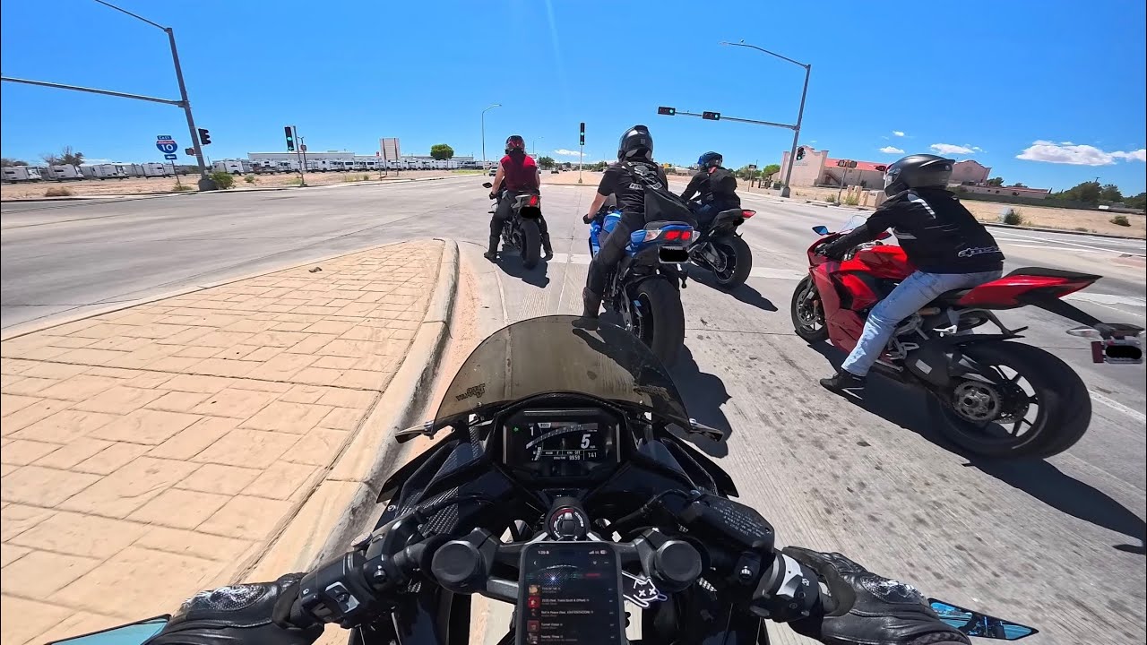 ZX-4R R7 GSXR1000 CBR1000RR Panigale V2 POV Group Ride