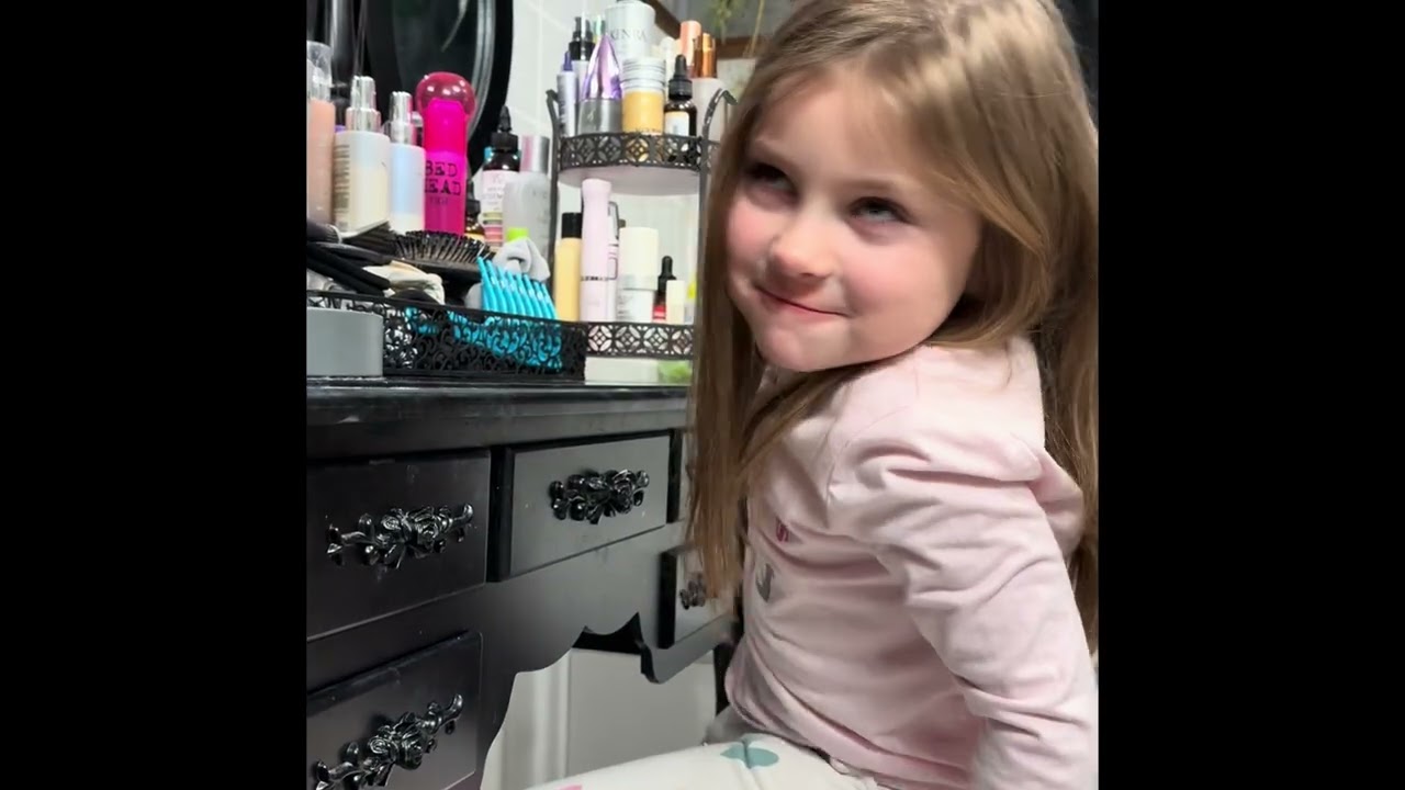 Lilly and Mia playing at Grammys 