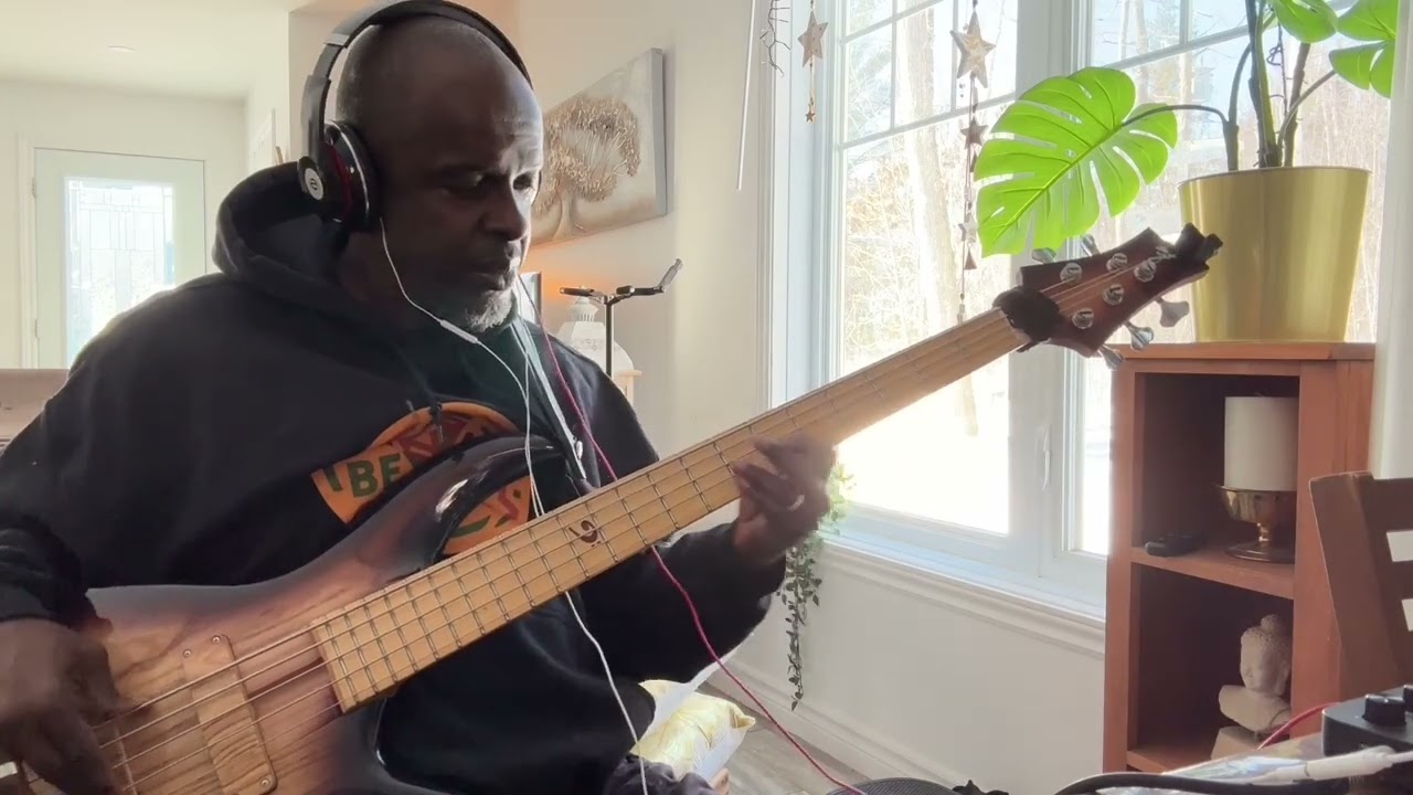 .Tous les droits musicaux demeurent la propriété de leurs créateurs.