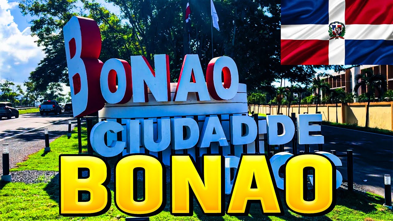 Walking the streets of Bonao | Dominican Republic