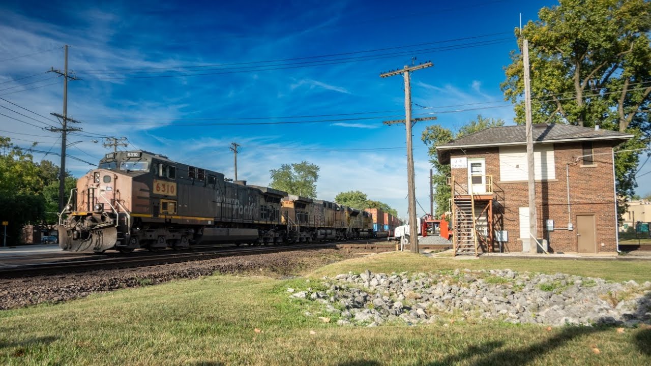 UP 6310 leads INPG4X in West Chicago