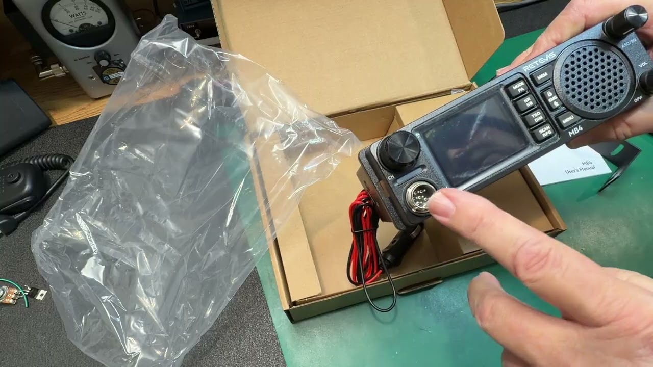 RETEVIS MB4 CB Radio UNBOXING. HOLY CRAP!