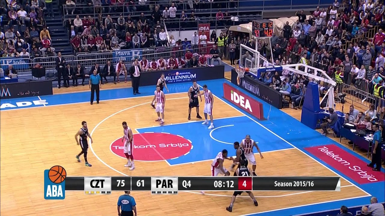 Jones trying to score over Tejić... Rejected!