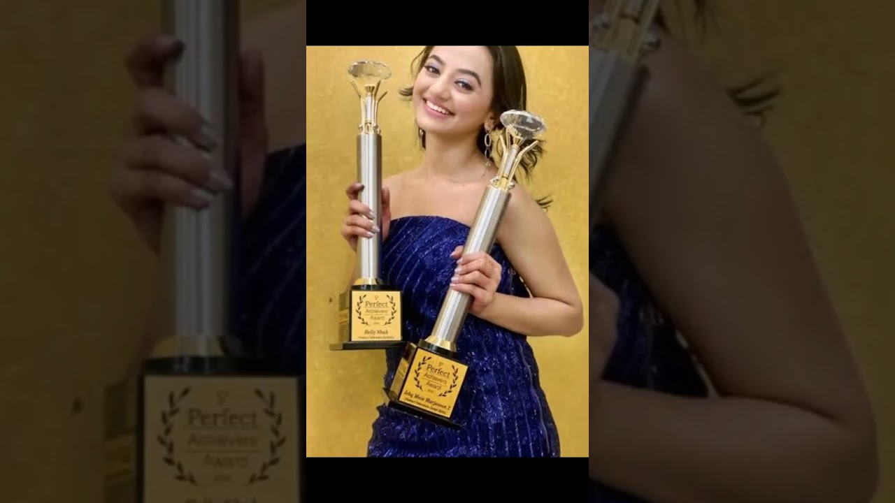 Helly shah with her awards 🏆 
