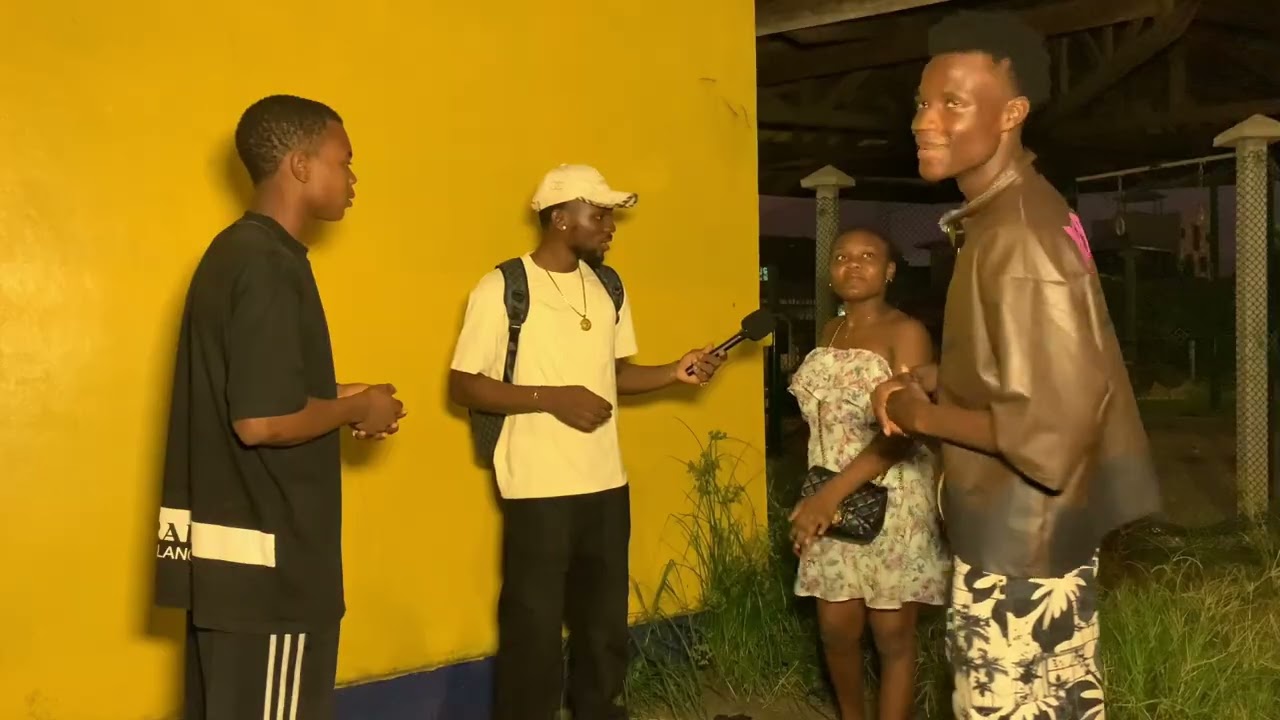 Elle révèle être enceinte devant son copain et son ex...LE CHAOS TOTAL.