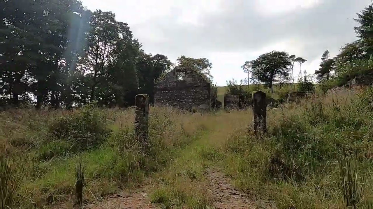 James's Hill (283m (928ft)) and An Abandoned 1800 Farm House.