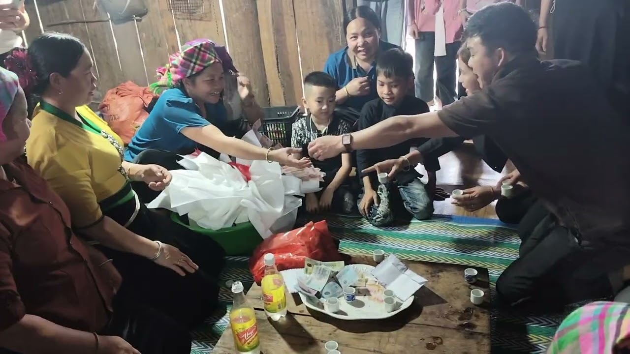 Ăn cưới hỏi ba cháu trẻ em biết cảm ơn các cụ các bà 