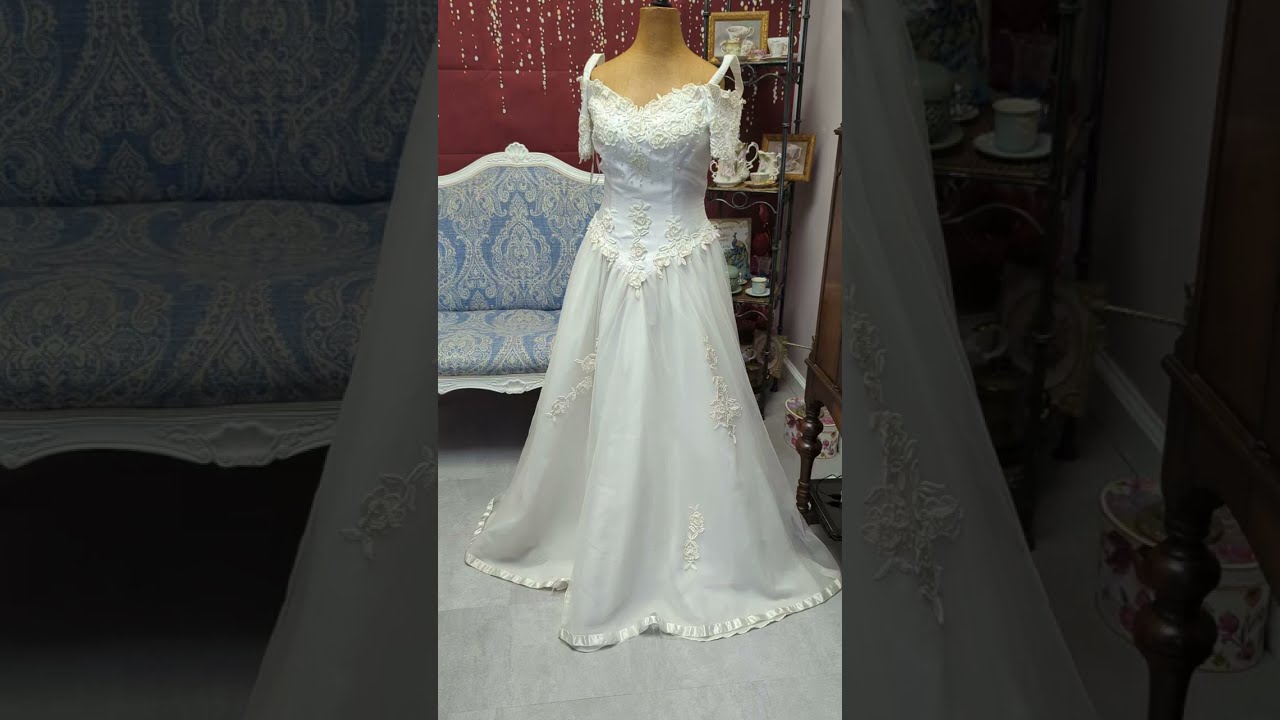Antique & Vintage Wedding Gowns