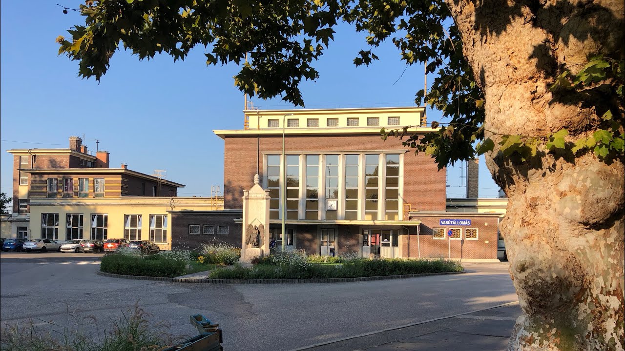 ÁTSZÁLLÁS GÖCSÖRTÖS FÁKKAL, TÖRTÉNELMI TRAGÉDIÁVAL ÉS MODERN ÁLLOMÁSSAL *🏫📹* Kiskunfélegyháza vá.