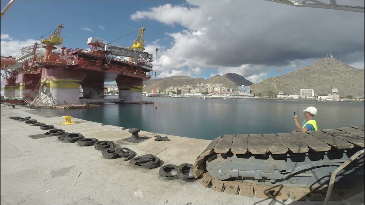 Thruster removal and cofferdam installation