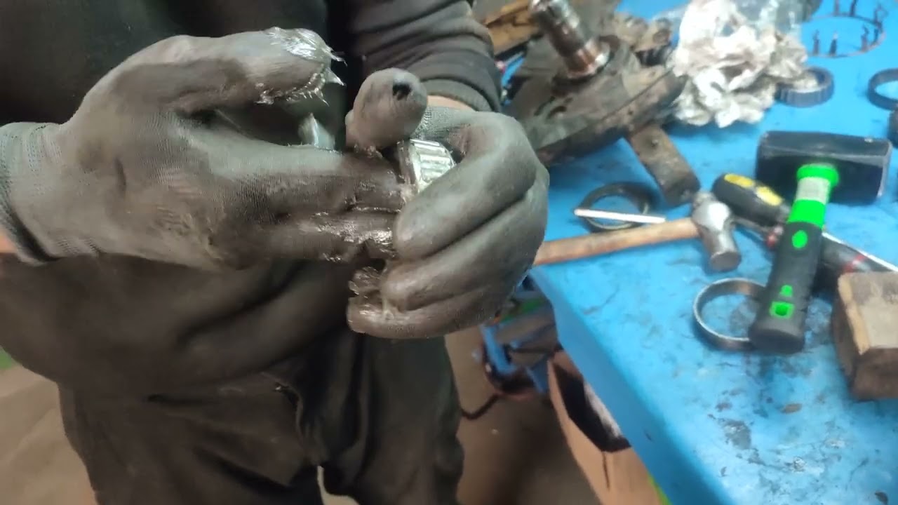 Cambio de rodamientos Mitsubishi montero.Parte2.