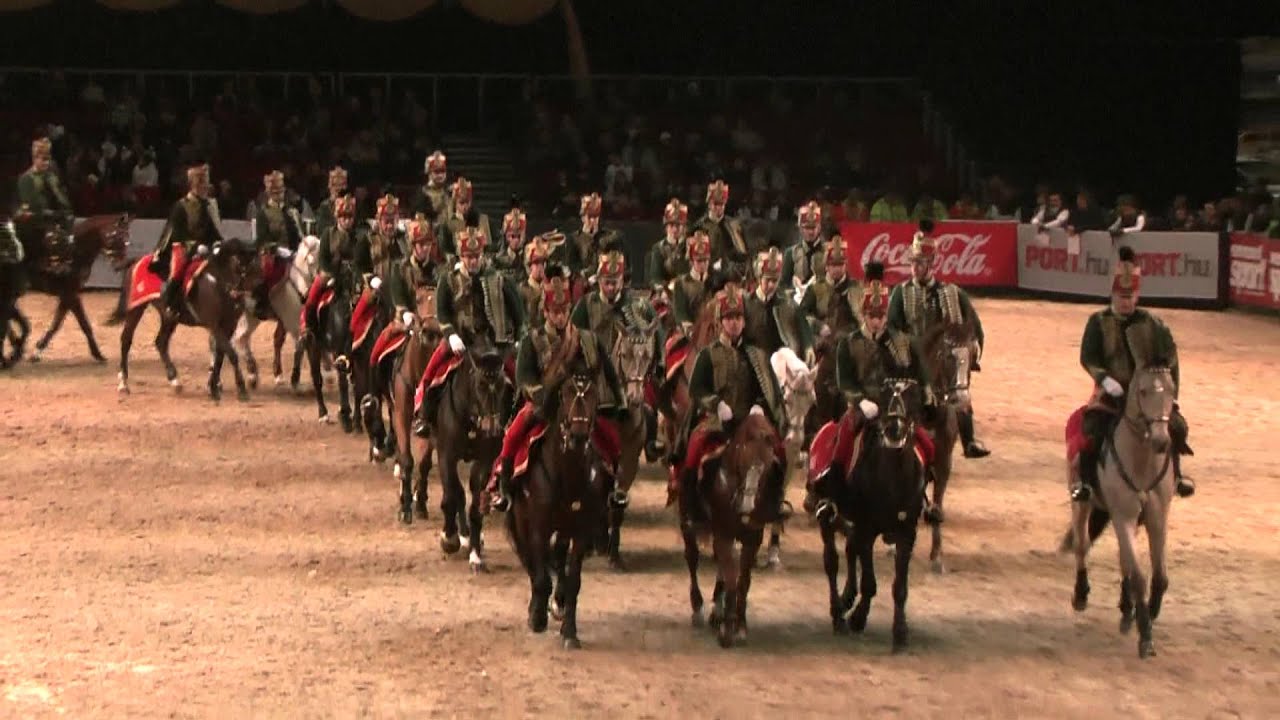 NEMZETI LOVAS DÍSZEGYSÉG 32-es karusszel OTP vk 2013