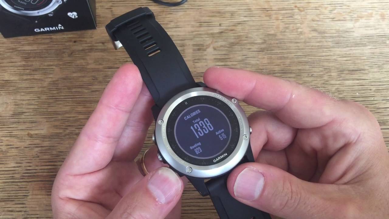 UK guy reviews Garmin Fenix 3 HR (same tech as Chronos) multi-sport GPS watch