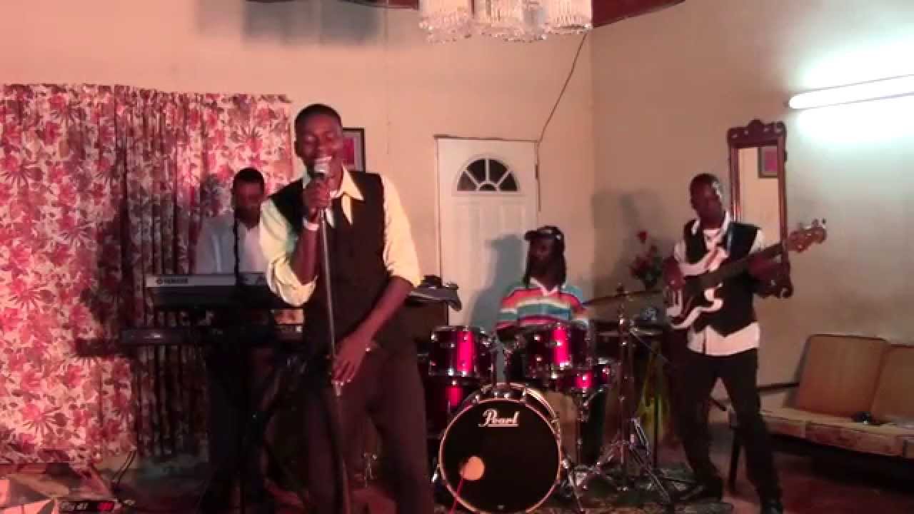 Earth a run red (Cover)-  Klips of Kloverz