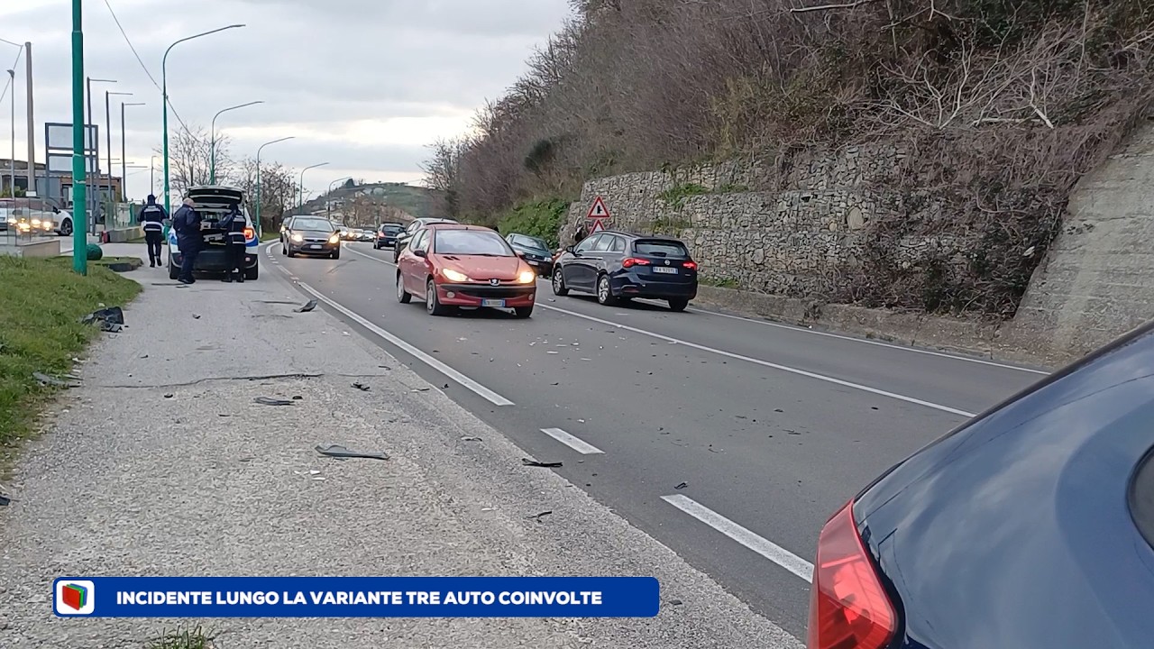 Ariano, rocambolesco incidente lungo la variante. Tre le auto coinvolte