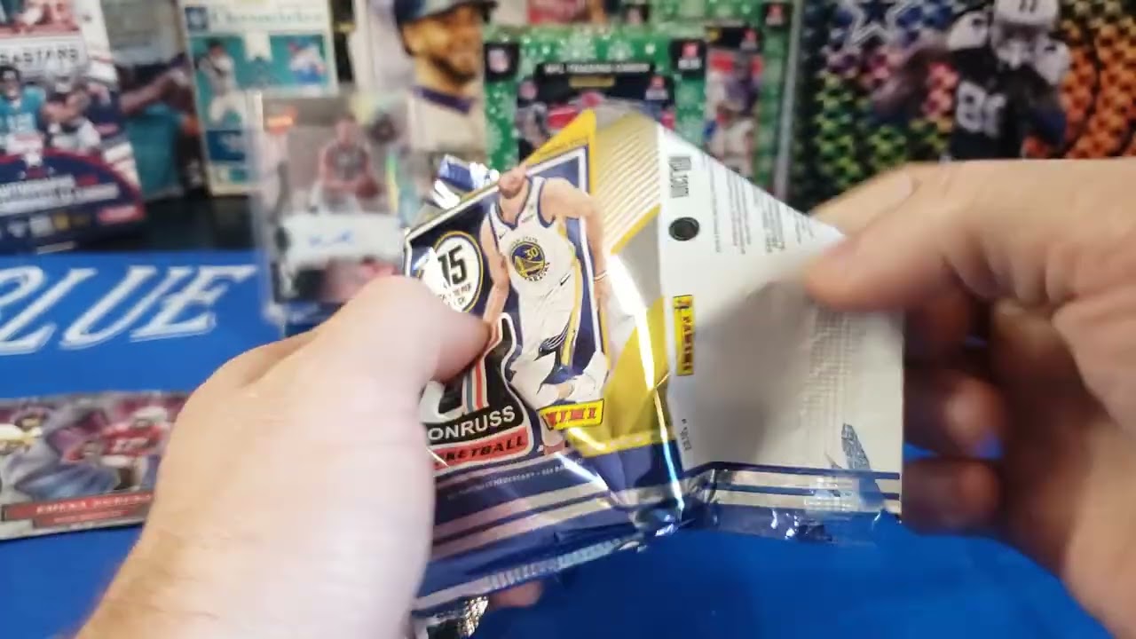 SUNDAY FUNDAY PACK ATTACK! Downtown hunting. #panini #nba #nfl #begood 