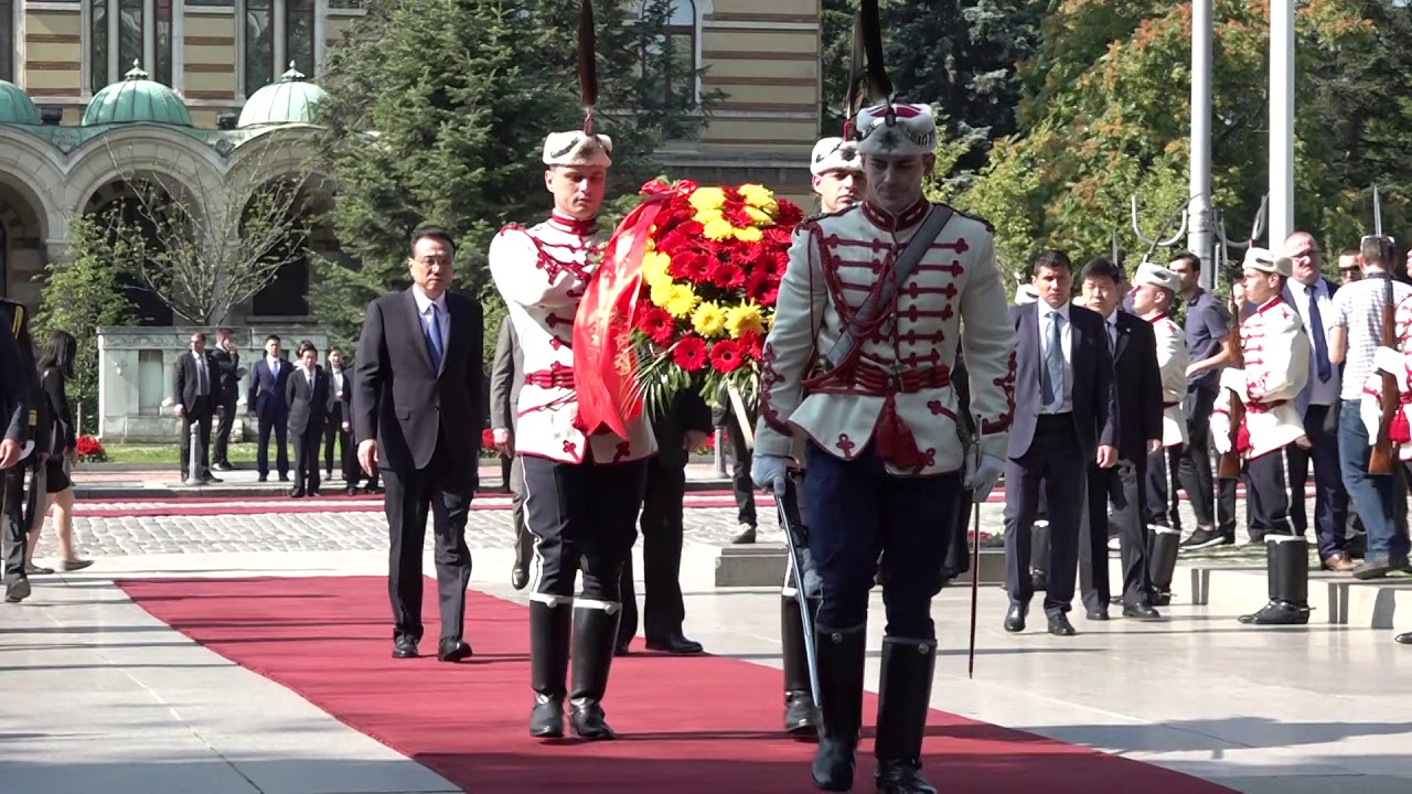 Официална церемония по посрещането на председателя на Държавния съвет на Китай Ли Къцян