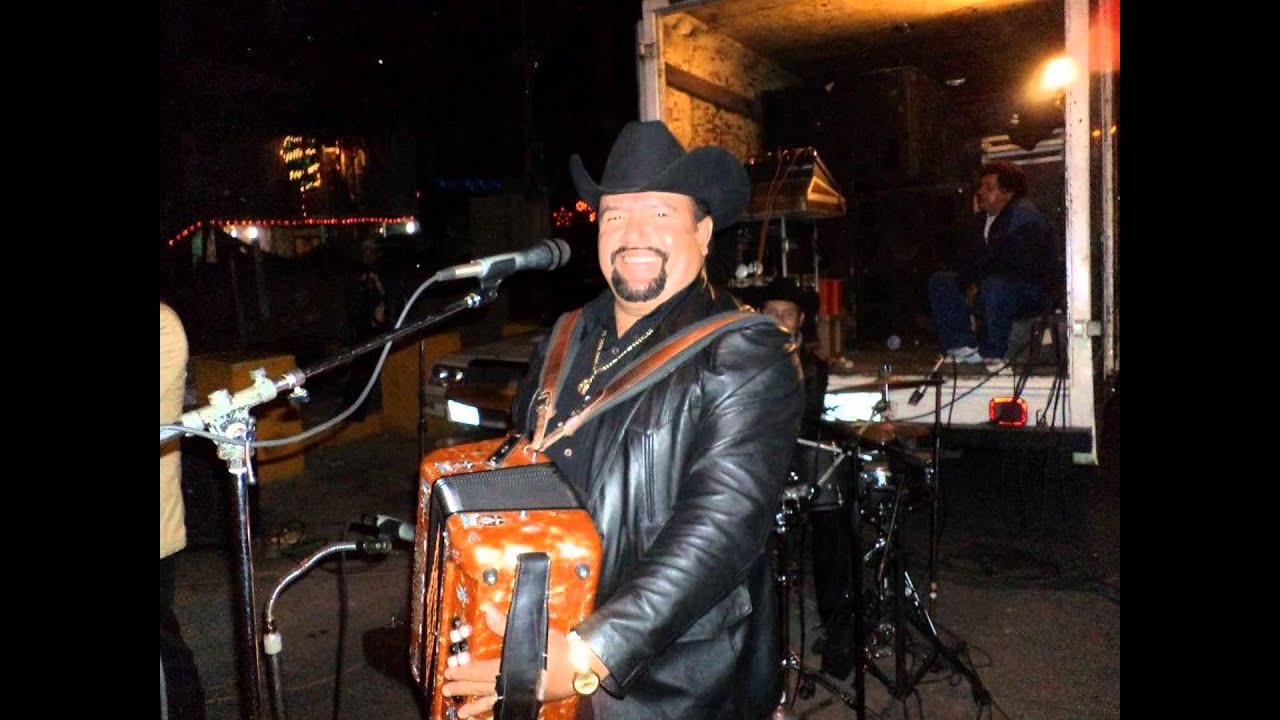 Ojos que lloran sin saber de Mi  __ voz  MARTIN CORDERO