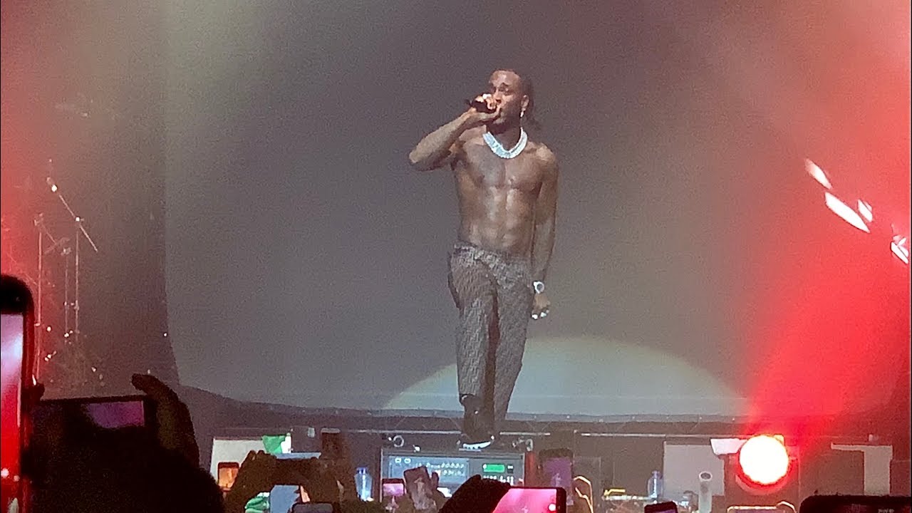Burna Boy - Ye (Live in Amsterdam 24/10/2019)
