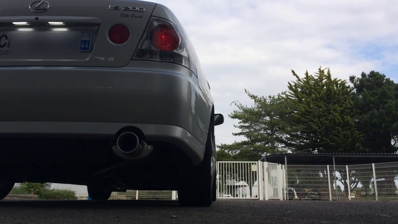Lexus IS 200 exhaust sound