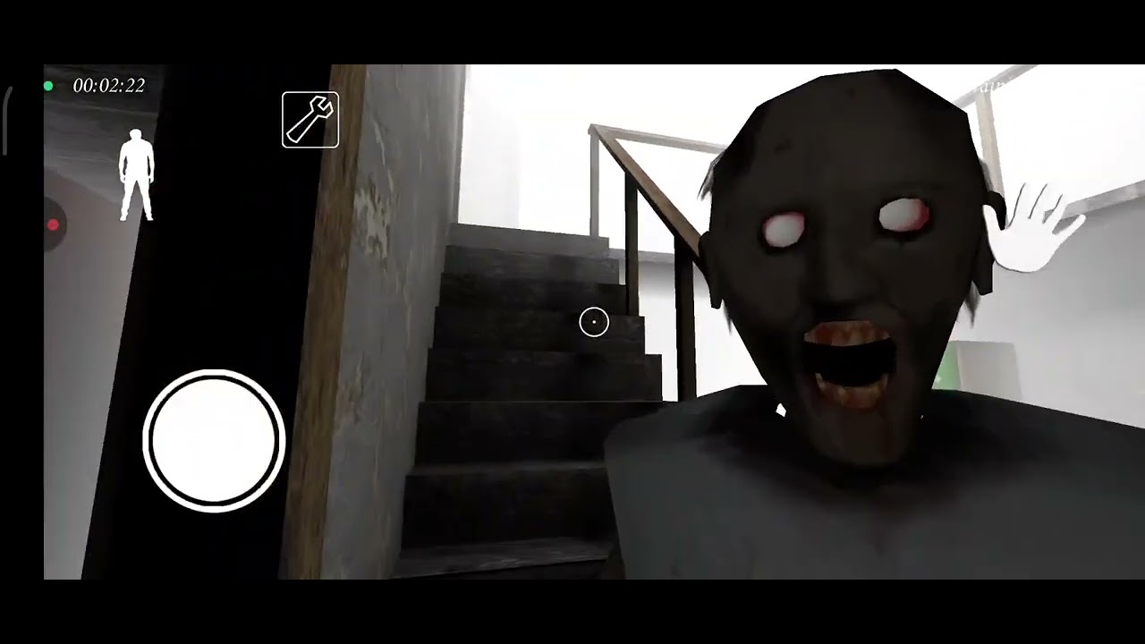 Бабушка сомной ходит