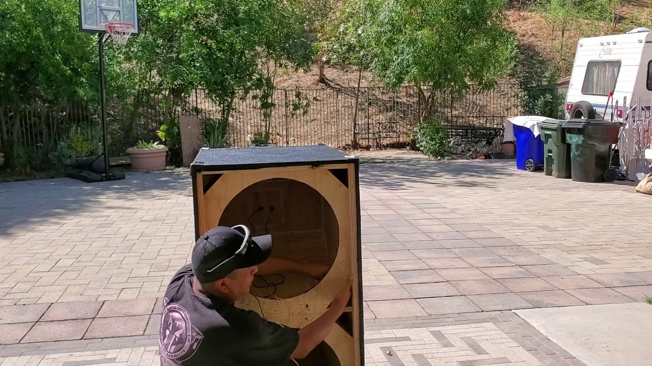 ESTE BAJO ME ESPANTO GACHO    ABEL PEREZ