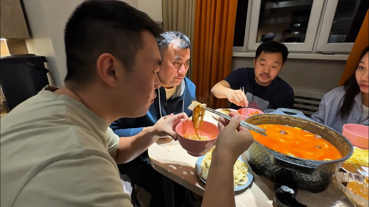 Пригласил друзей на Домашний Хого🤤