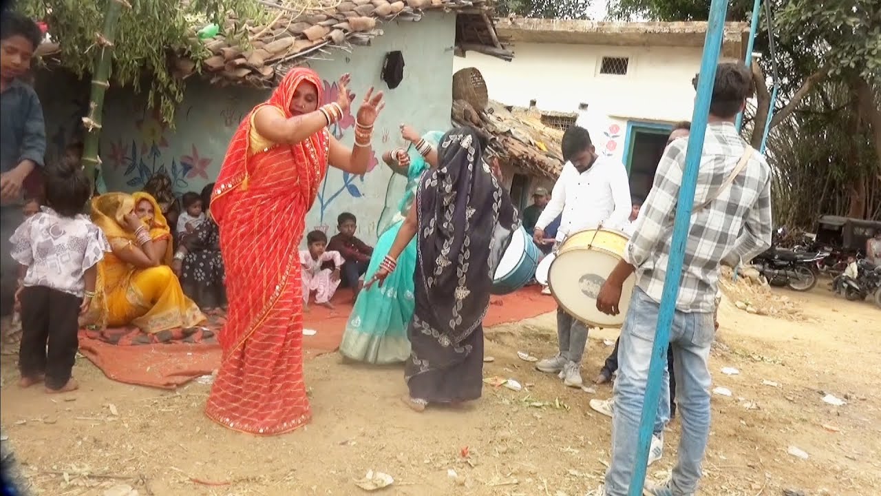 🔥 गांव की महिलाओं ने ऐसा डांस कर दिया की बैंड वालों की….💯 | Band Baja ka desi dance video |