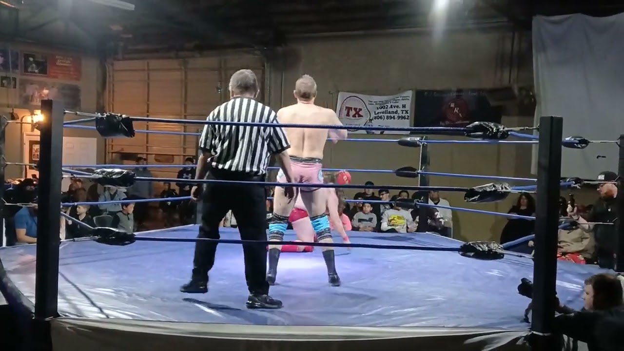 Чемпионат по рестлингу Buzzsaw Championship: Джеб Бингем против Матео Эль Фео.