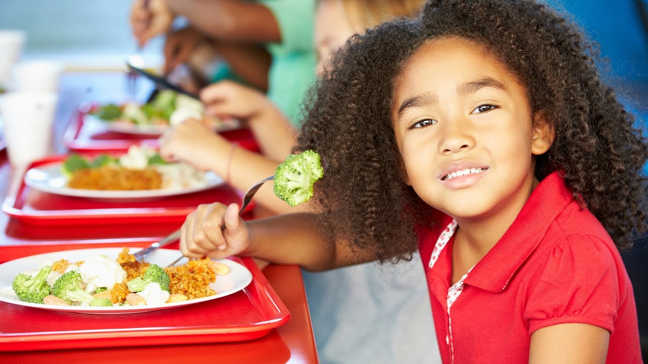 Healthier School Lunches Influence Kids&rsquo; Dietary Choices