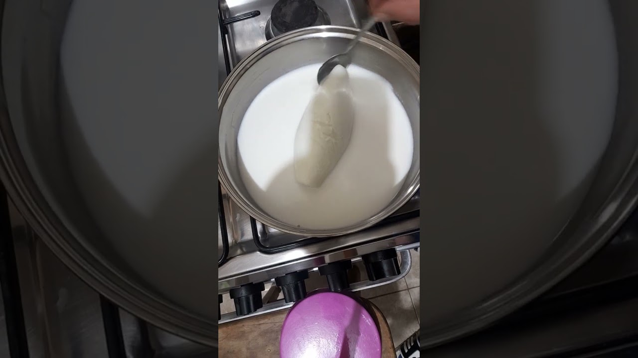 طريقة غلي اللبن وهو مجمد من غير مايلزق فالحله🥛
