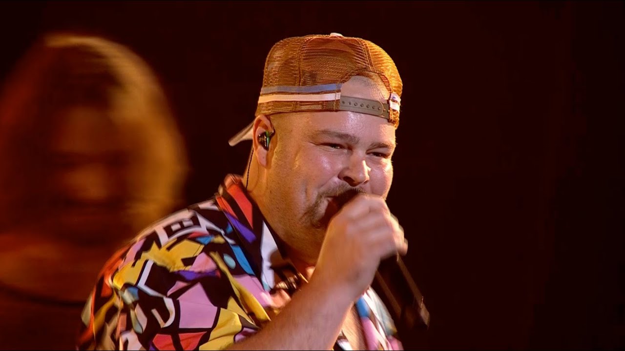 Brad Cox - Now She Ain't (Live at the ARIA's)