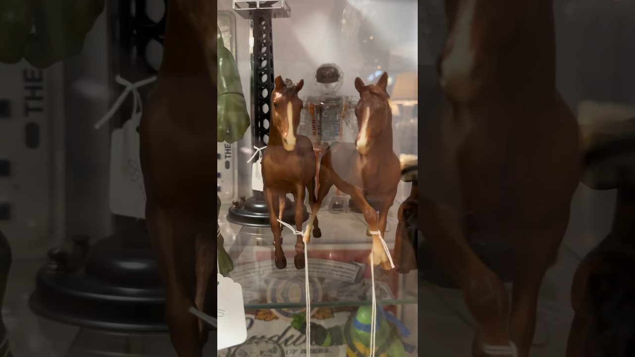 Редкая винтажная лошадь Breyer в антикварном магазине. Находка.