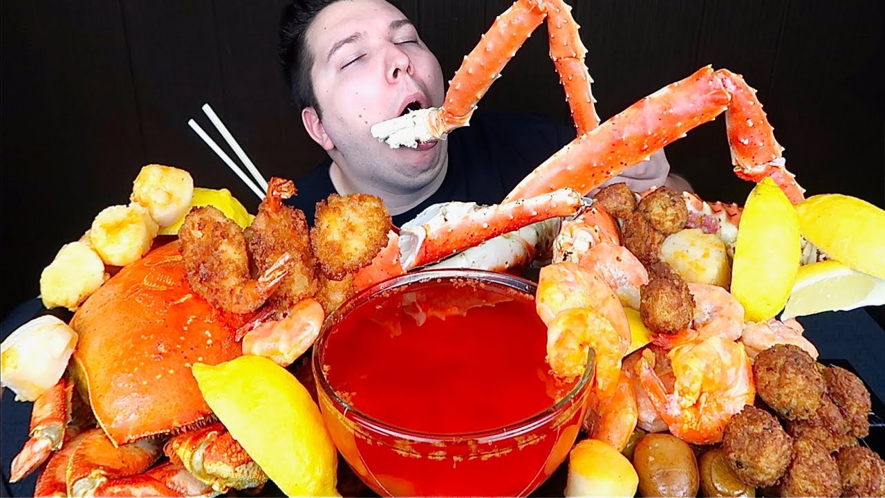 King Crab Legs With Blove's Sauce • MUKBANG