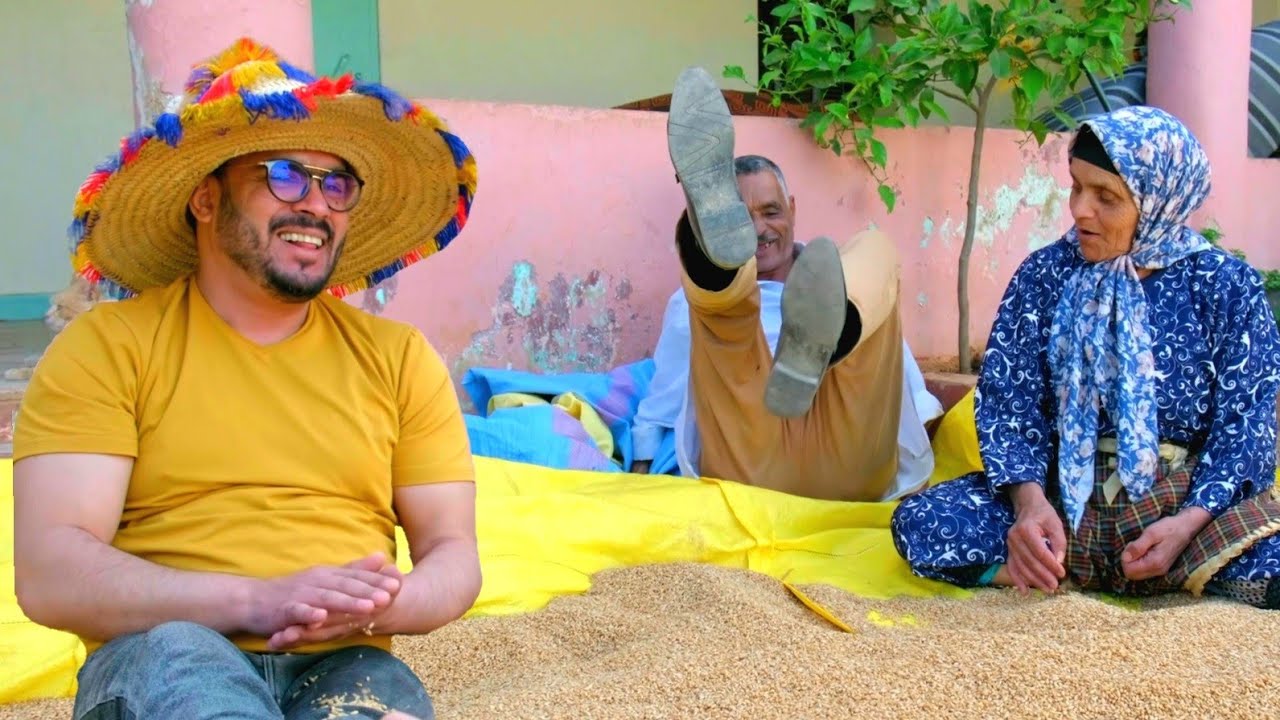 المحجوب بغا يسرقنا 😱 العيالات فاش كيتجمعو ينقيو الزرع 😂