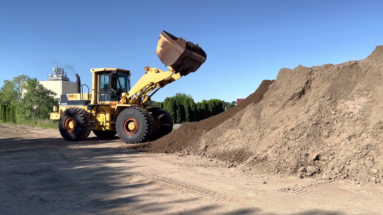 Komatsu WA420