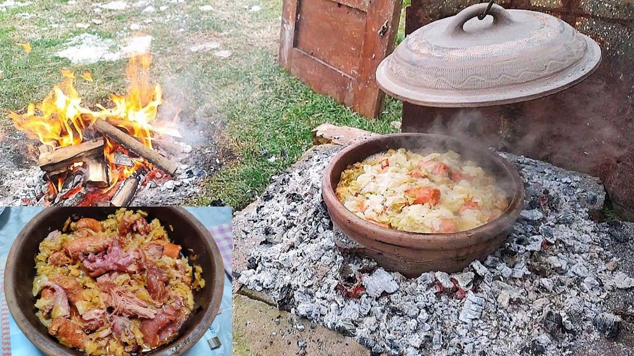 Kiseli kupus sa suvim mesom u zemljanoj posudi