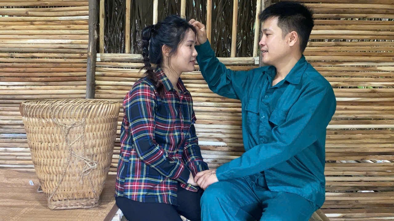 Single mother worked herself to exhaustion - luckily met a kind man to help