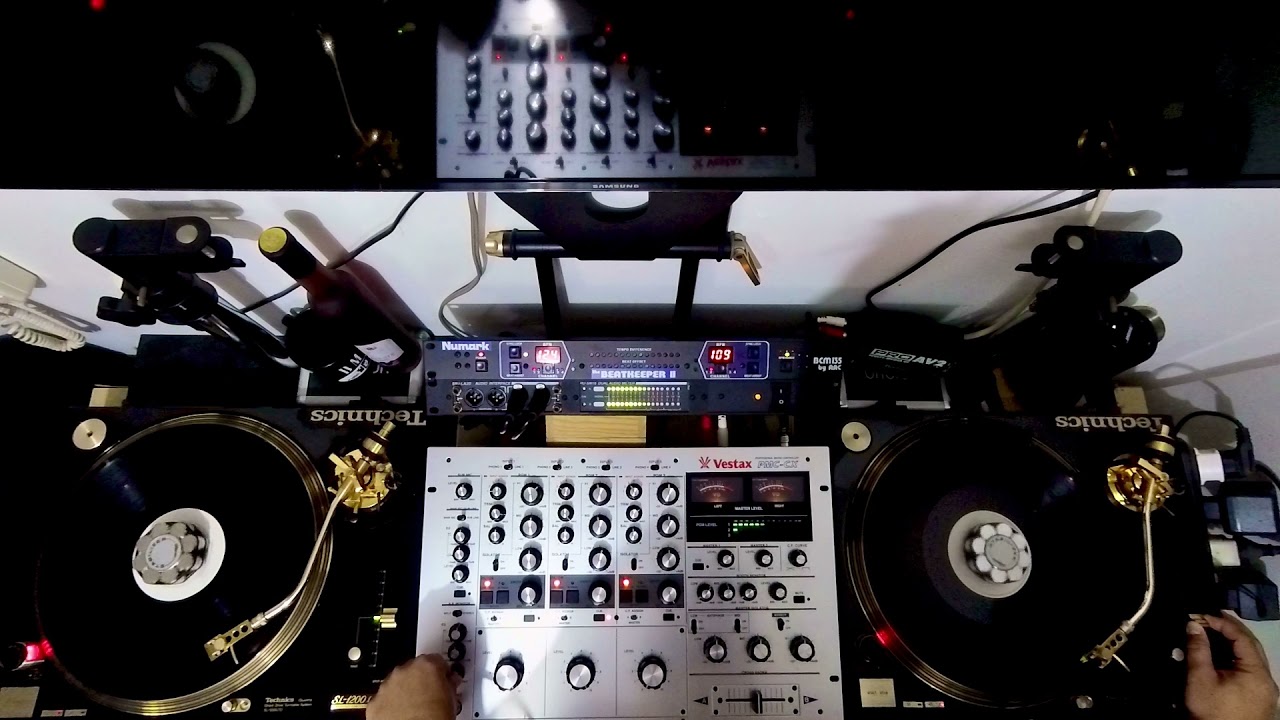 Technics SL-1200LTD & Vestax PMC-CX (New Order - Bizarre Love Triangle / Care - My Boyish Days