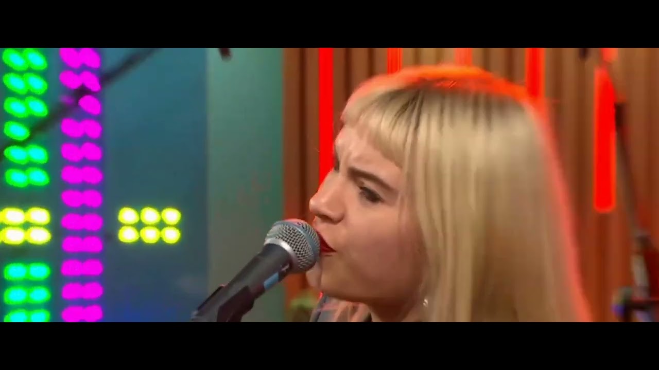 The Molotovs on Sunday Brunch - Get A Life