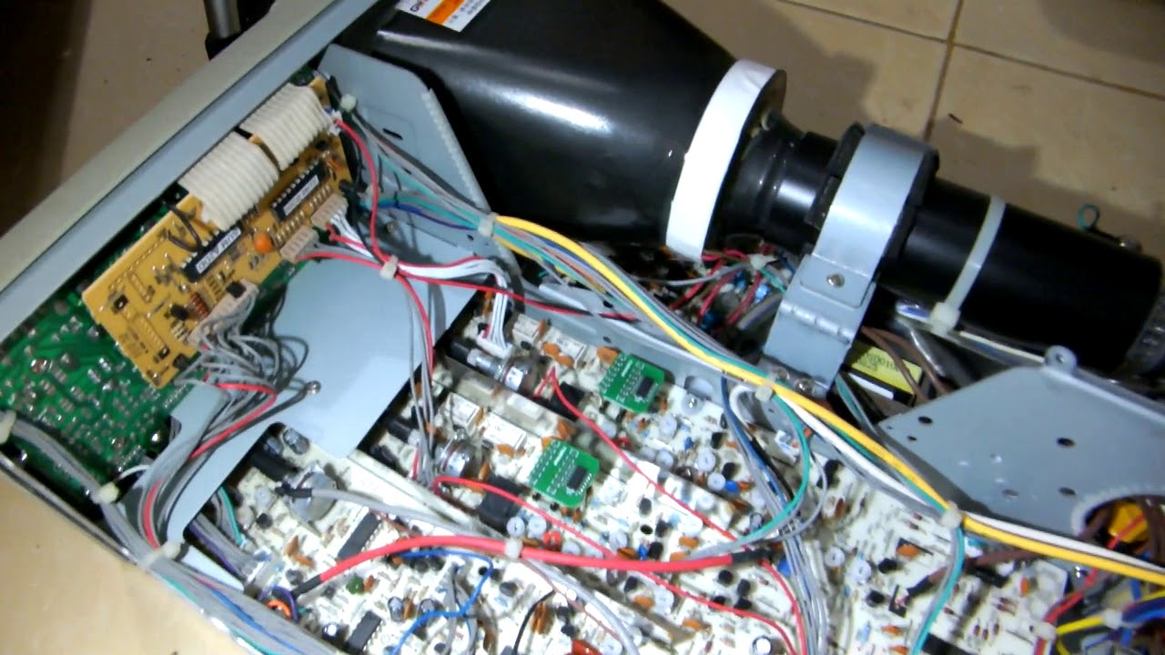 Penasaran Dengan Oscilloscope Analog, Bongkar Dan Lihat Isinya