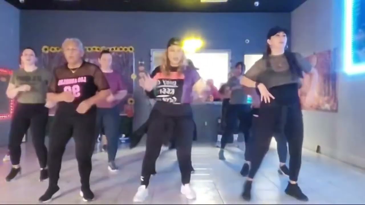 “Lo Caro y Lo Bueno” -Zumba con Yesenia