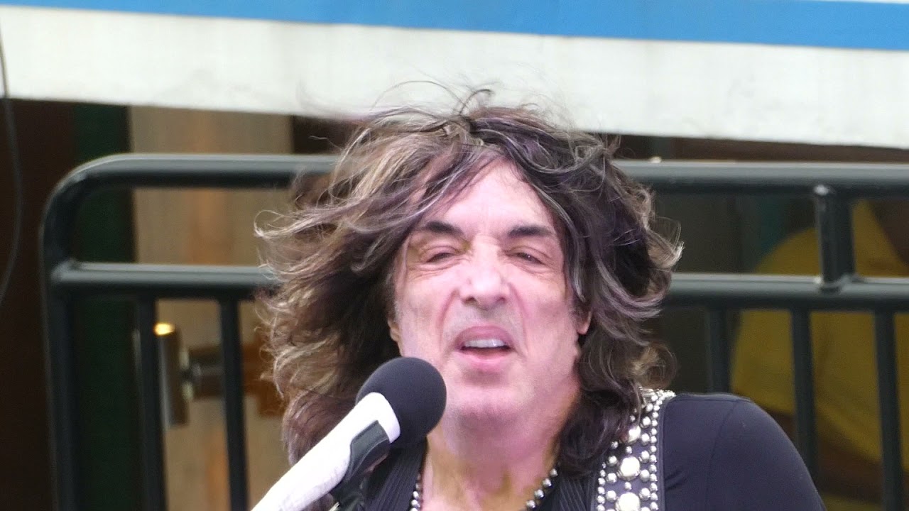 Tommy Thayer Singing 