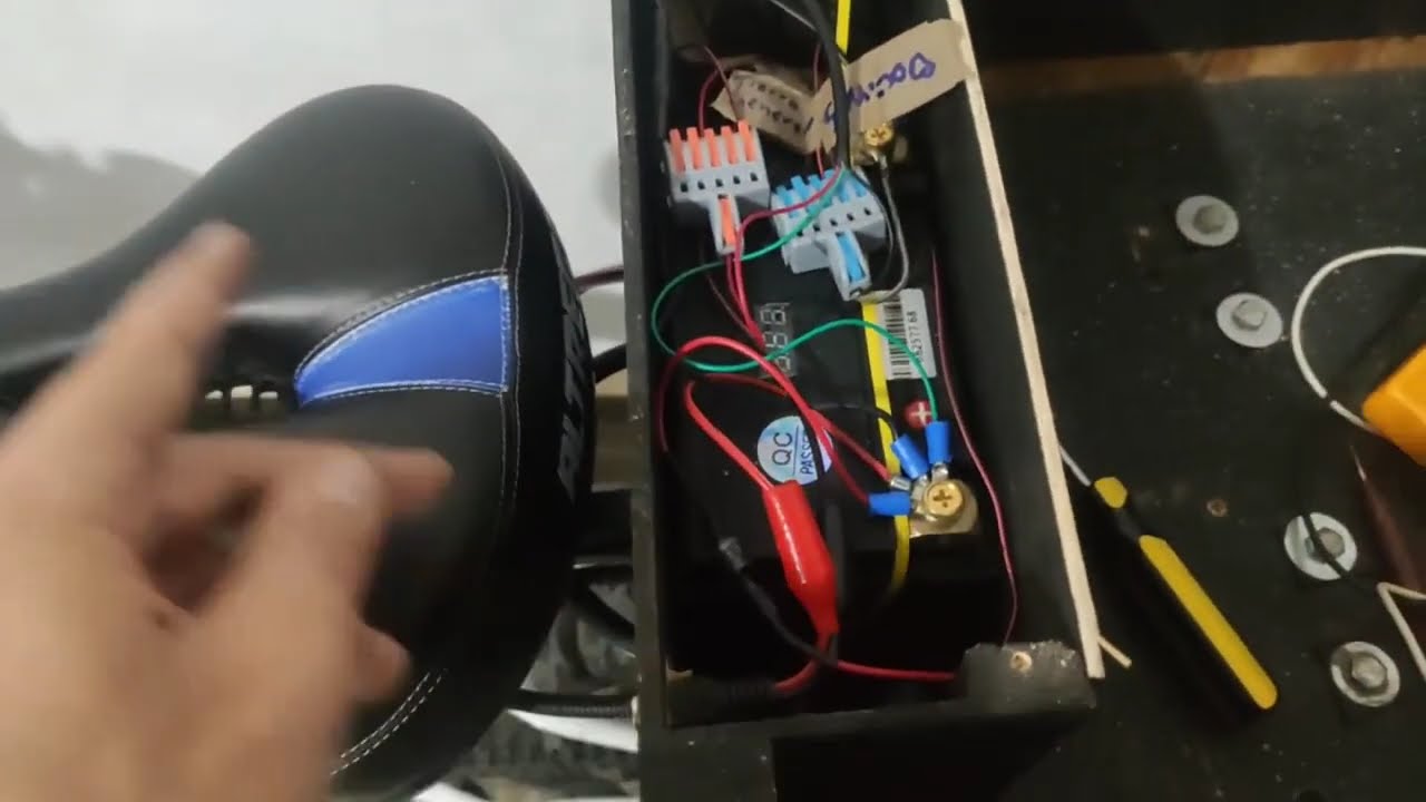 Sistema Eléctrico y Luces en Bicimoto.