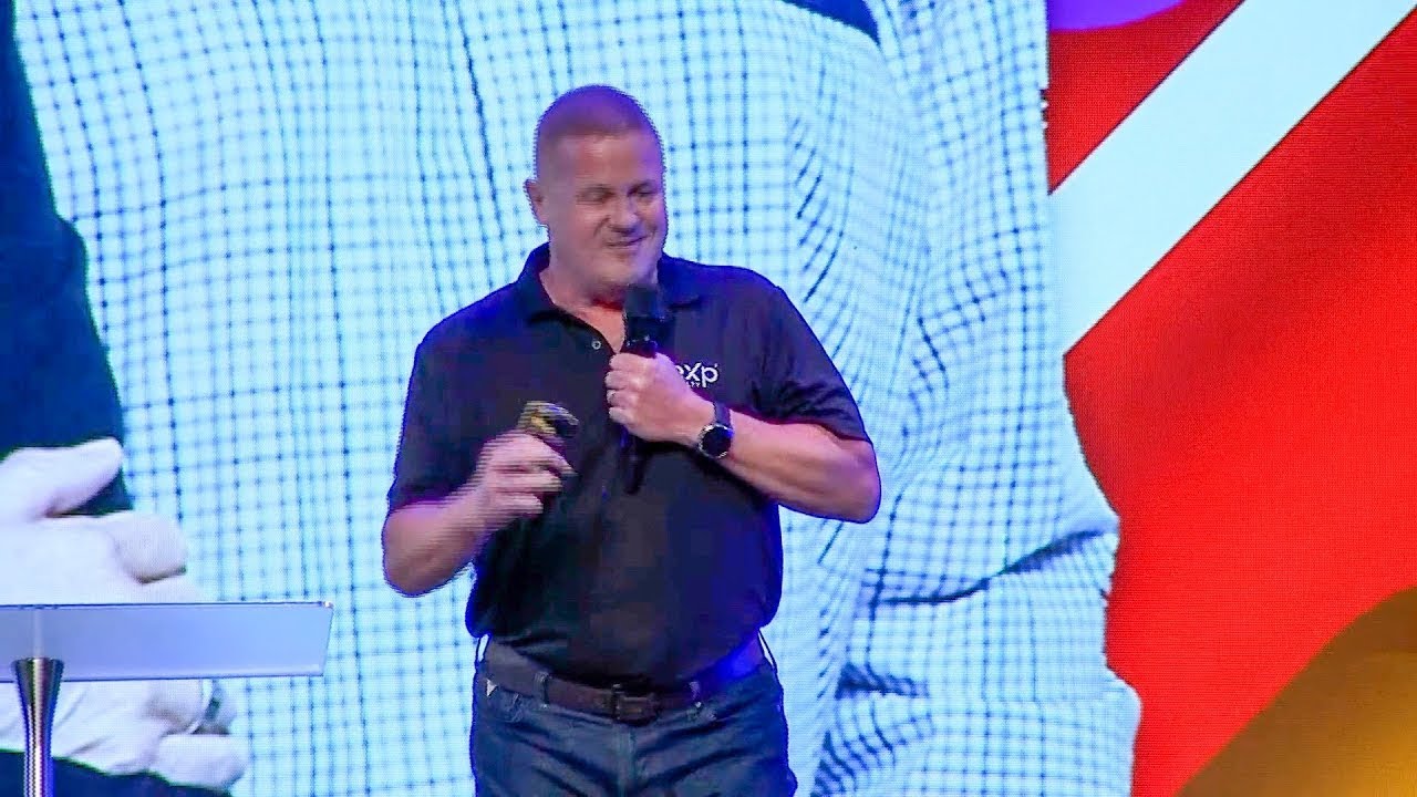 Real Estate Lead Generation, ChatGPT, AI, Content Marketing - Andre Vorster  Build Africa Conference