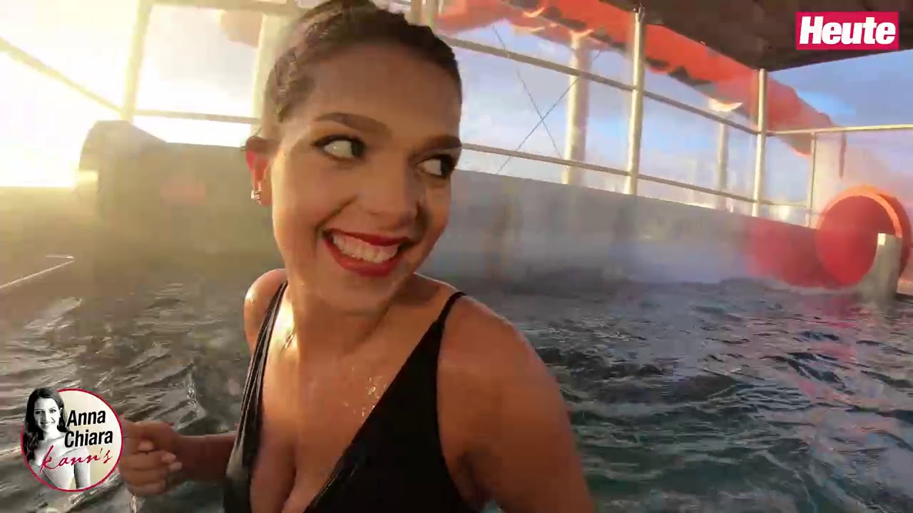 Anna Chiara will sich auf Wasserrutsche schminken
