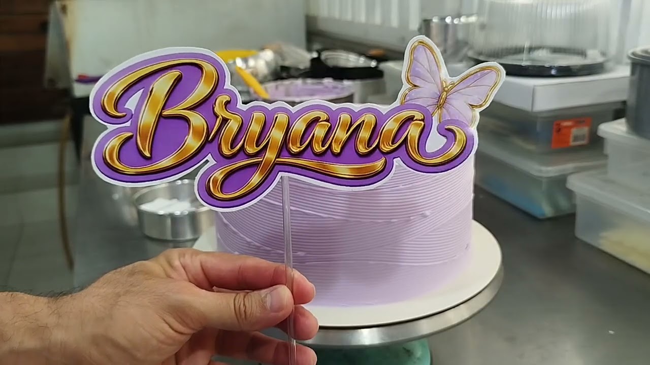 Bolo com borboletas