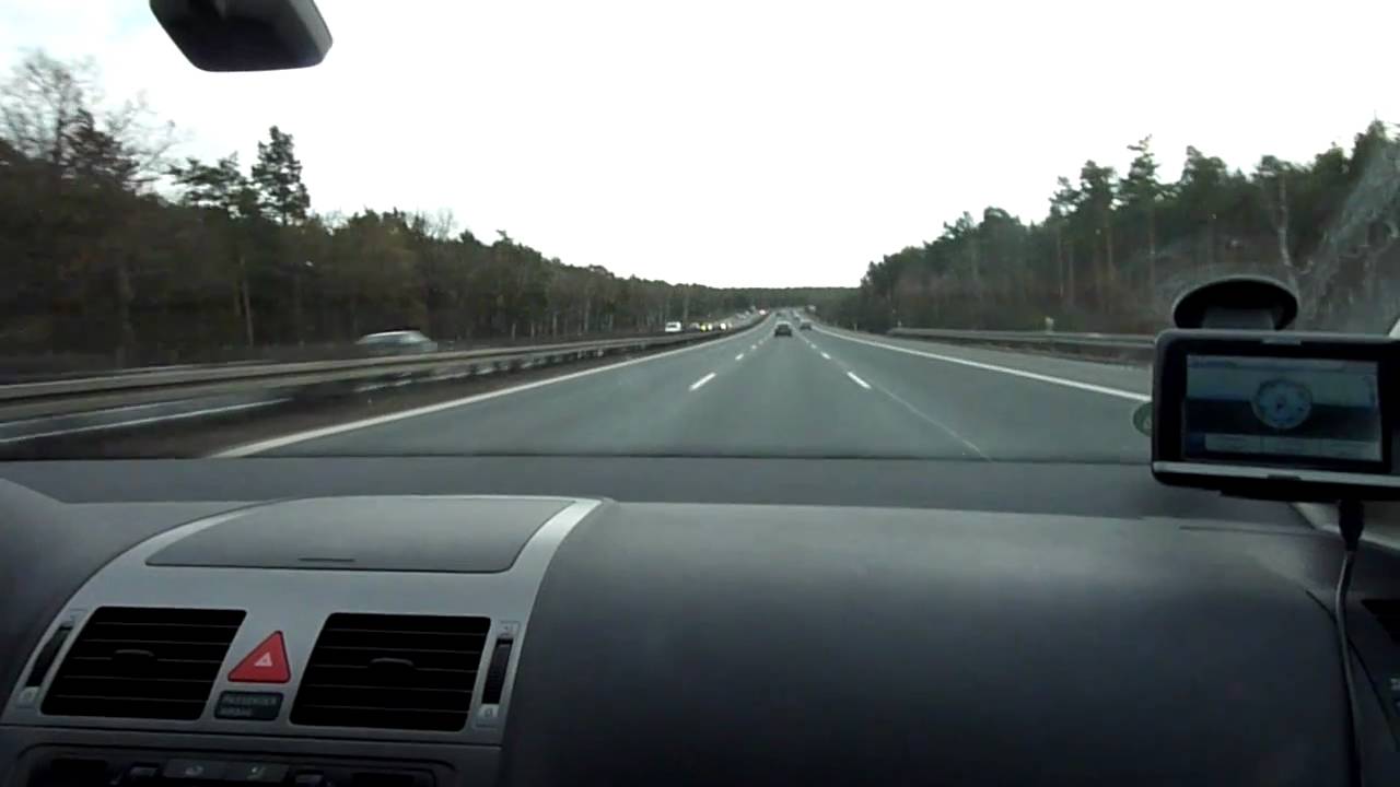 VW Touran goes to German Autobahn (1.4 TSI 170 PS DSG) 