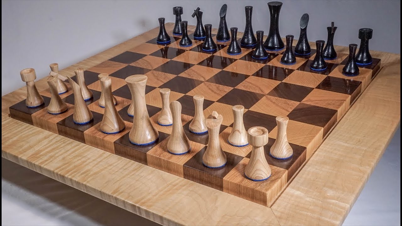 Изготовление современных шахматных фигур из дерева